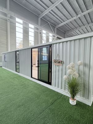 Bull 30*30 Flat Lamp Lighting 40ft Container Expandable Home T65mm EPS สีแผ่นเหล็กและความหนาของพื้น 18mm
